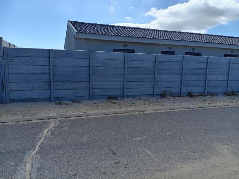 4 Bedroom Property for Sale in Lavender Hill Western Cape